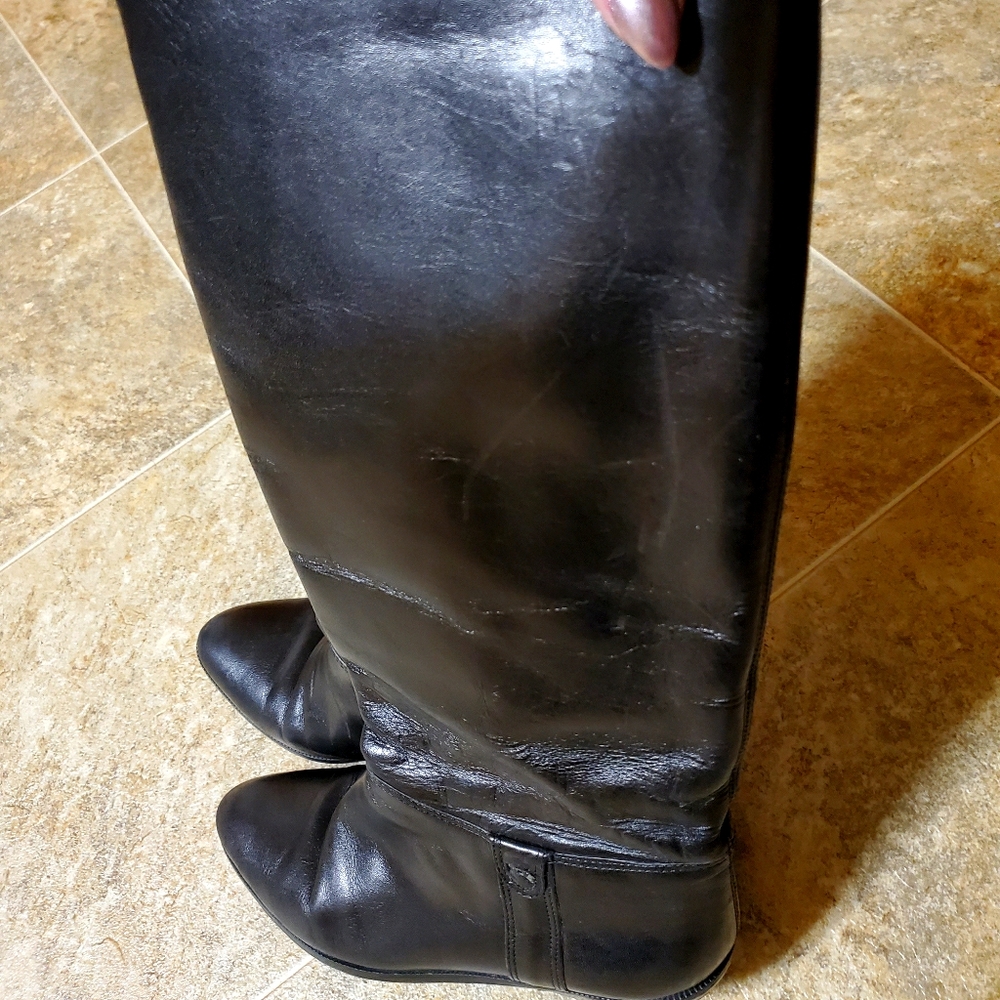Etienne Aigner boots